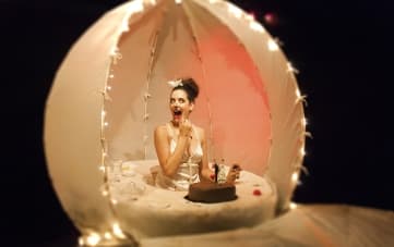 מחזה: האישה שנשמה יותר מידי (21:00)